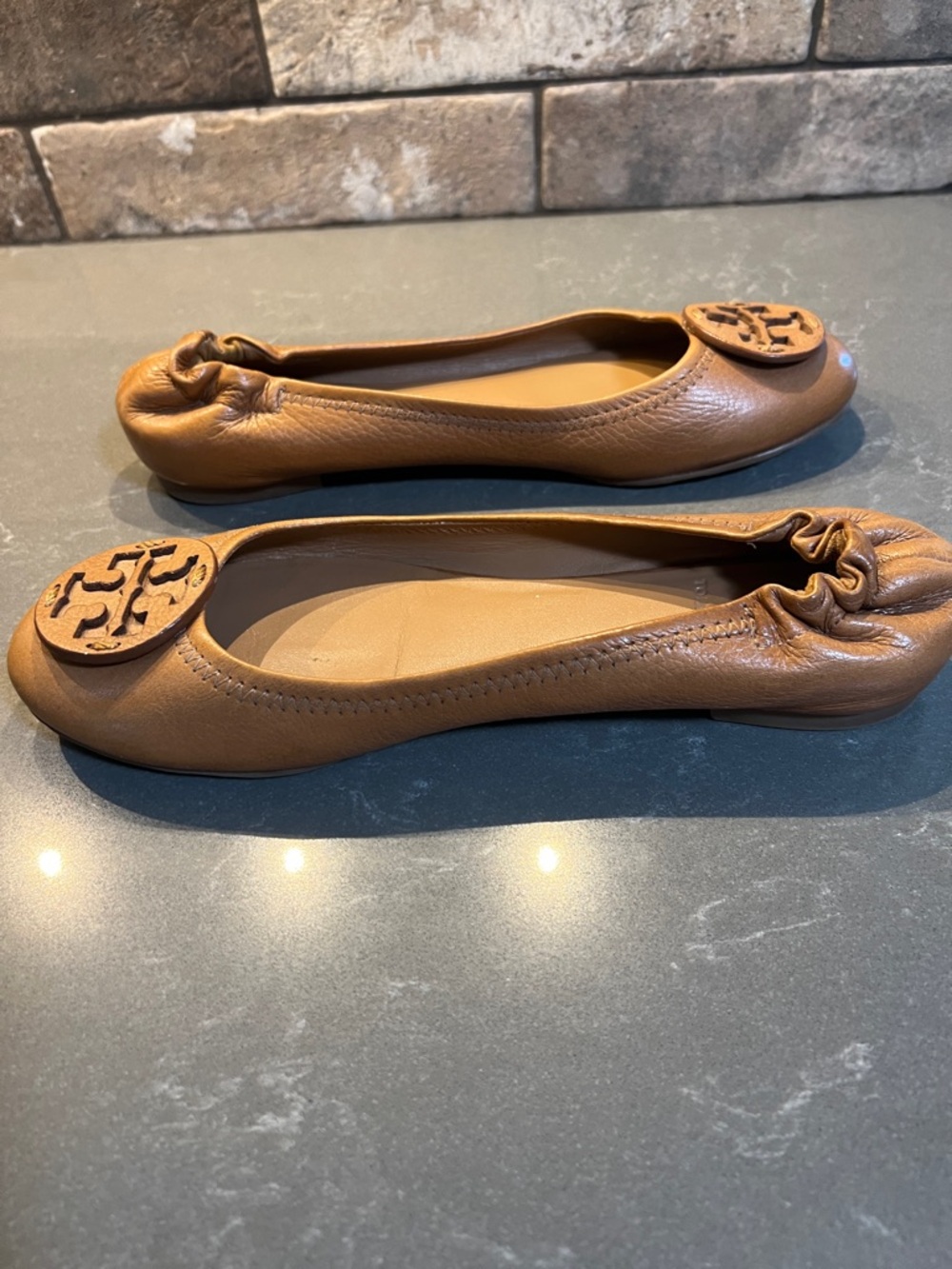 Tory Burch Tan Leather Riva Travel Ballet Flats - Picture 4 of 6